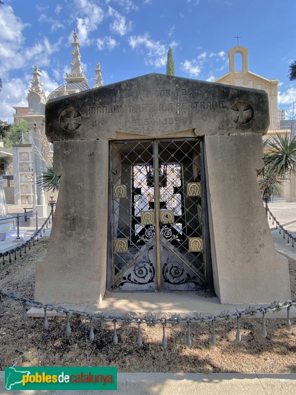 Sant Feliu de Llobregat - Cementiri. Panteó Bertrand