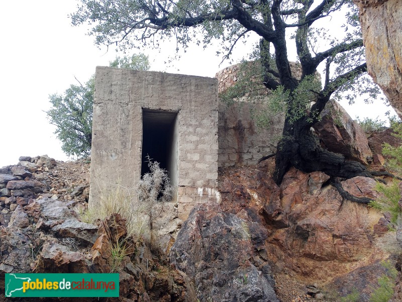 Darnius - Búnquer al turó de Mont-roig