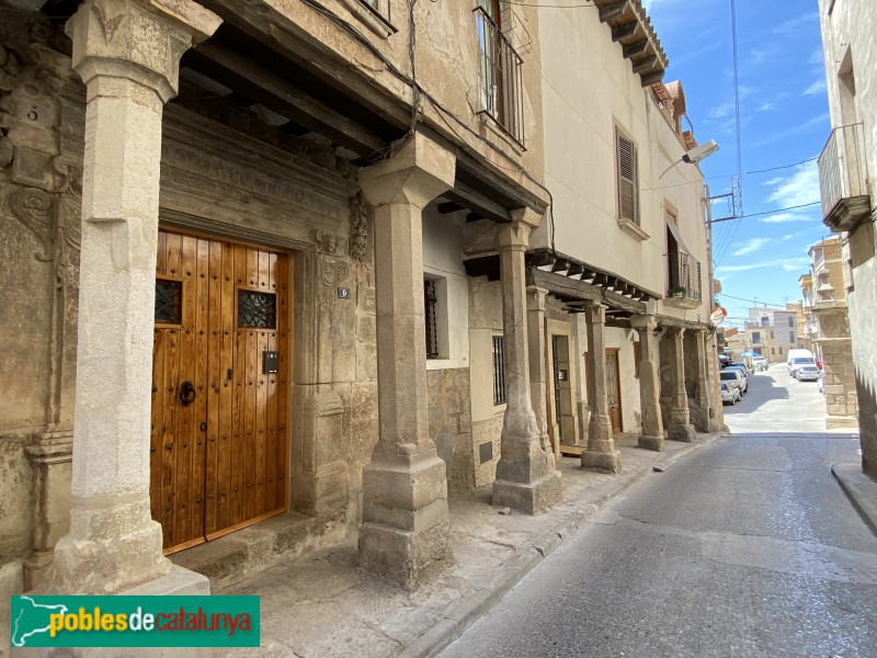 Arbeca - Porxos del carrer Sant Jaume (Foto: Albert Esteves, 2021) Arbeca - Porxos del carrer Sant Jaume