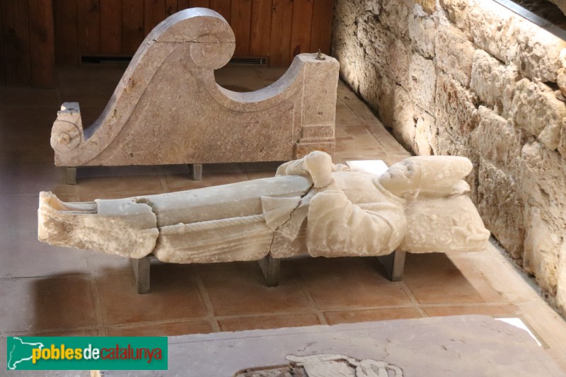 Tortosa - Museu de la Catedral. Tapa sepulcral del bisbe Auter