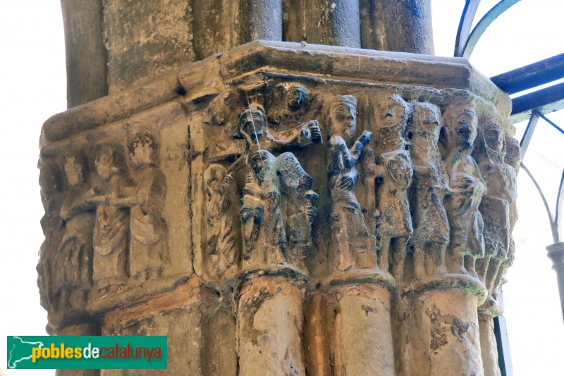 Tortosa - Claustre de la catedral. Capitell romànic