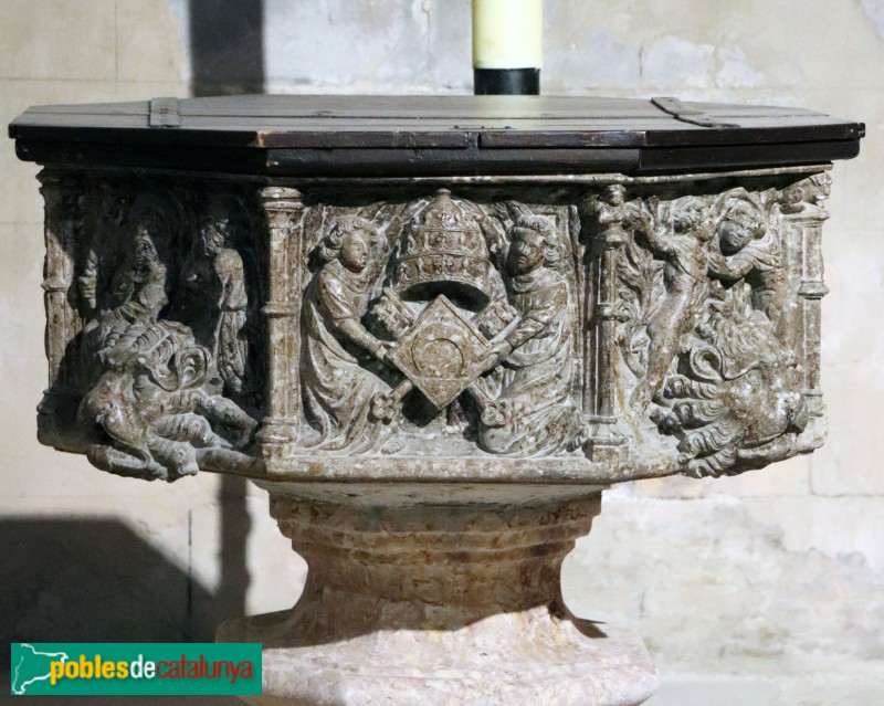 Tortosa - Catedral. Pica baptismal del Papa Luna