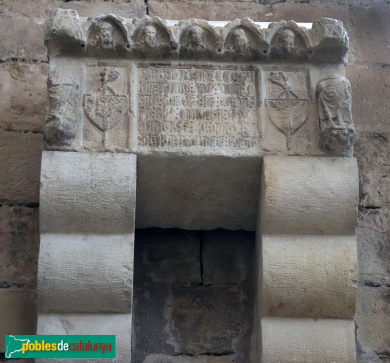 Tortosa - Catedral. Urna del bisbe Bernat Olivé