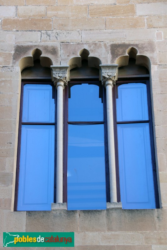 Tortosa - Palau episcopal. Finestra trigeminada