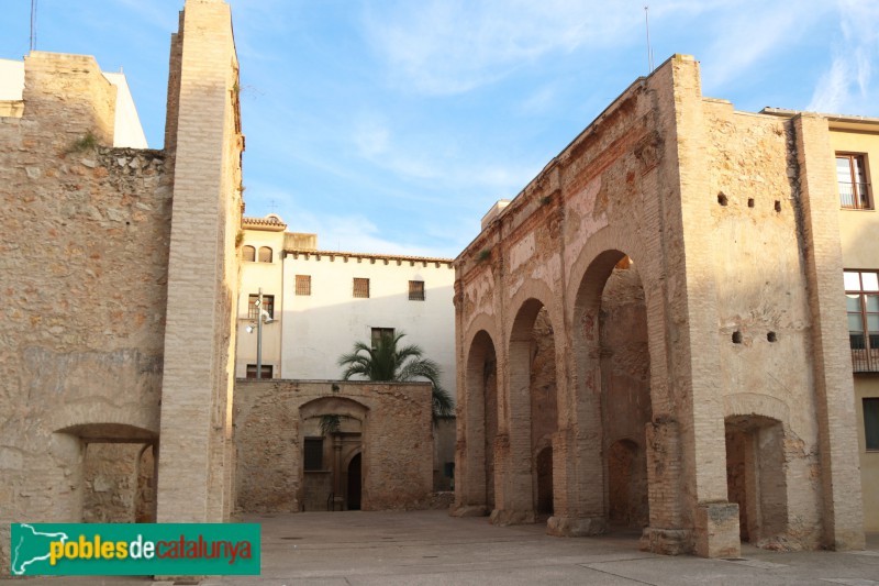 Tortosa - Restes de l'església dels Dolors (Foto: Albert Esteves, 2021) Tortosa - Restes de l'església dels Dolors