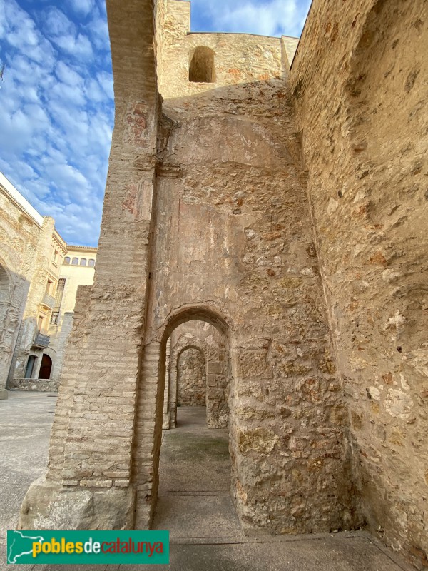 Tortosa - Restes de l'església dels Dolors (Foto: Albert Esteves, 2021) Tortosa - Restes de l'església dels Dolors
