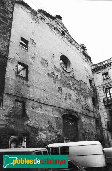 Tortosa - Església dels Dolors, abans de l'enderroc (Foto: <i>Maria Victòria Almuni -Calaix.gencat.cat-</i>, 1988) Tortosa - Església dels Dolors, abans de l'enderroc