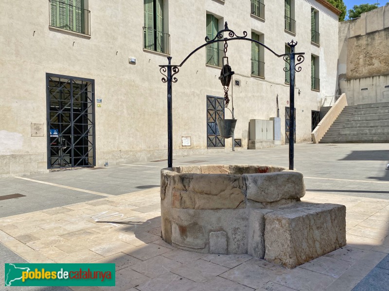 Tortosa - Pou de la plaça de Sant Joan