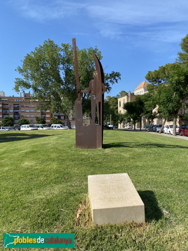 Tortosa - Monument a Salvador Videllet