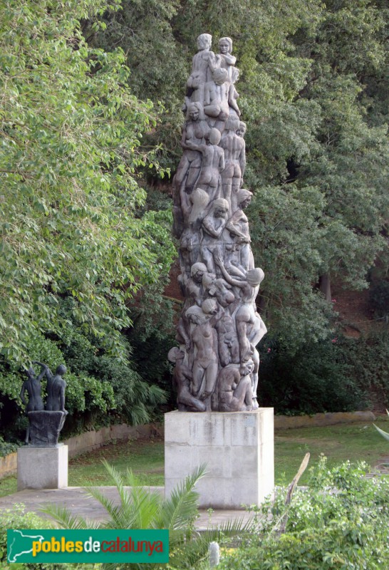 Tortosa - Jardins del Príncep Grup escultòric <i>La lluita de la humanitat</i>