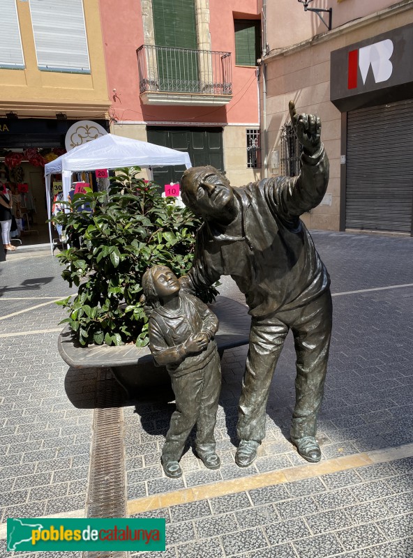 El Vendrell - Escultura L'Avi i la Neta