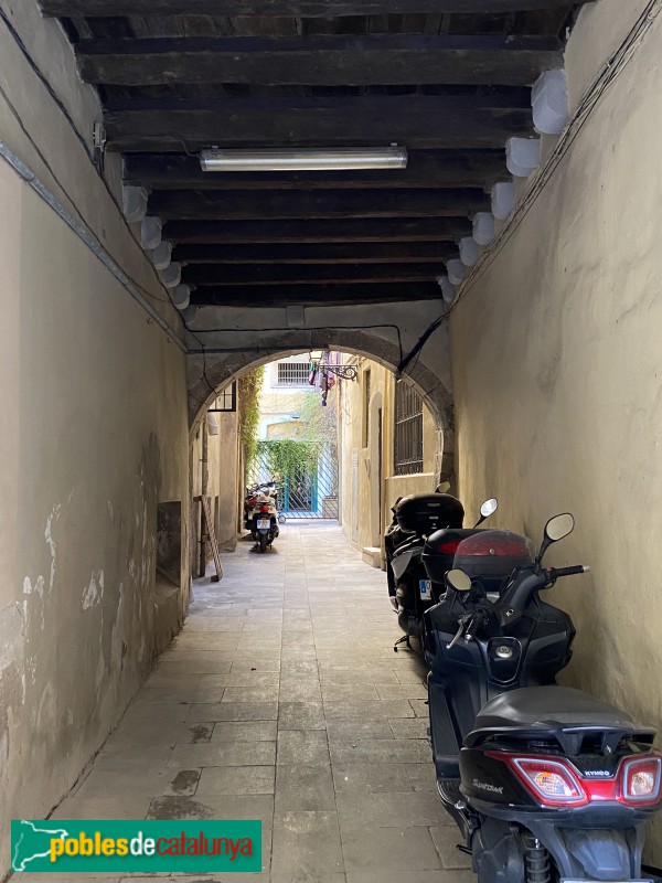 Barcelona - Arc del carrer Pou de l'Estanc