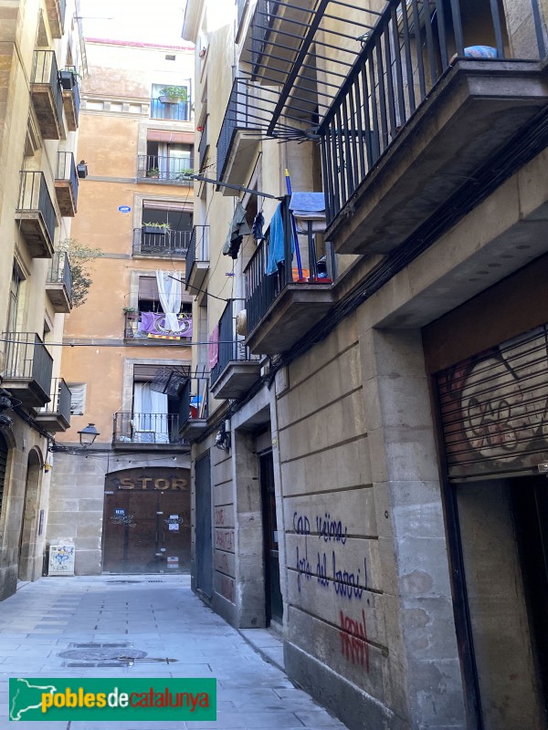 Barcelona - Carrer Princesa, 14. Façana Barra de Ferro