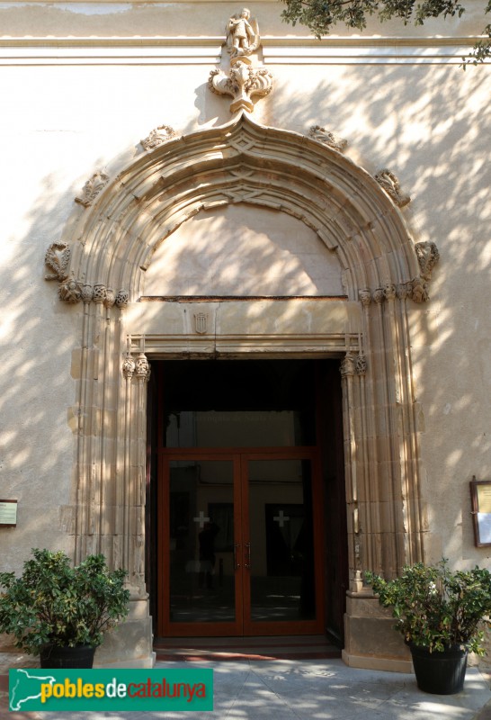 Vilassar de Dalt - Església de Sant Genís. Portal gòtic