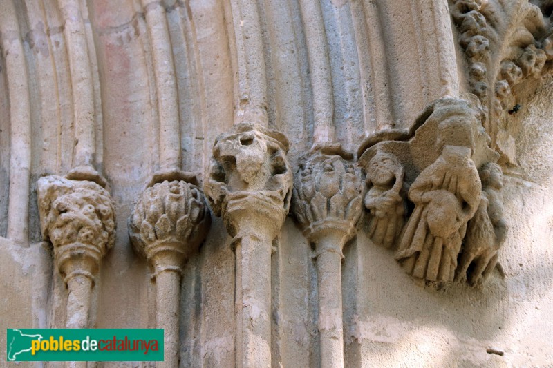 Vilassar de Dalt - Església de Sant Genís. Portal gòtic