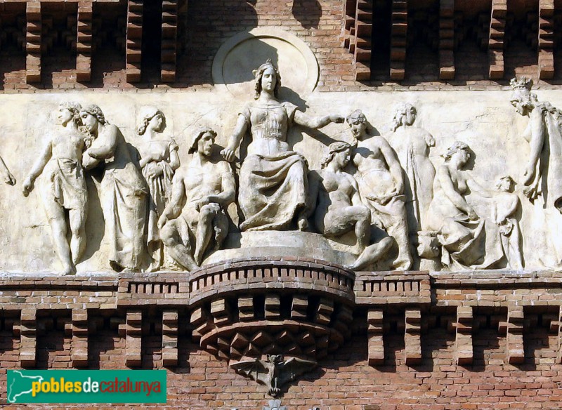 Barcelona - Arc de Triomf: Fris del Repartiment de Recompenses