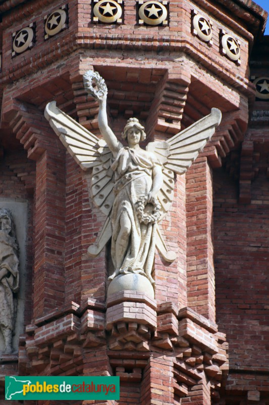 Barcelona - Arc de Triomf. Les Fames