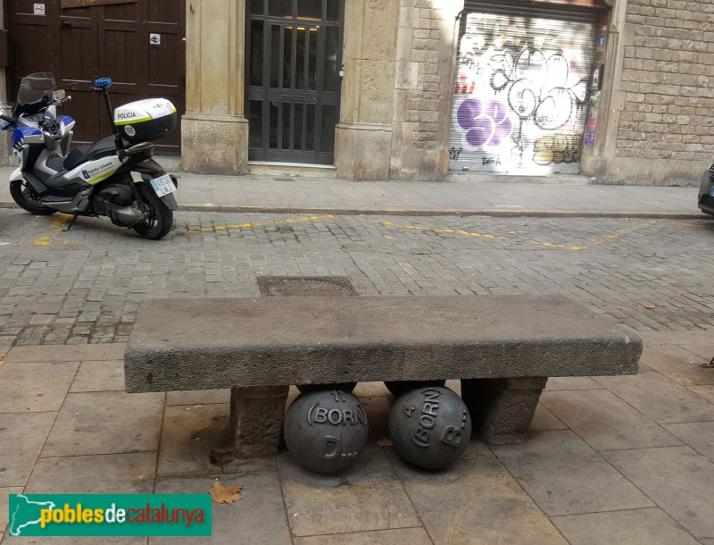 Barcelona - Escultura <i>Born</i>