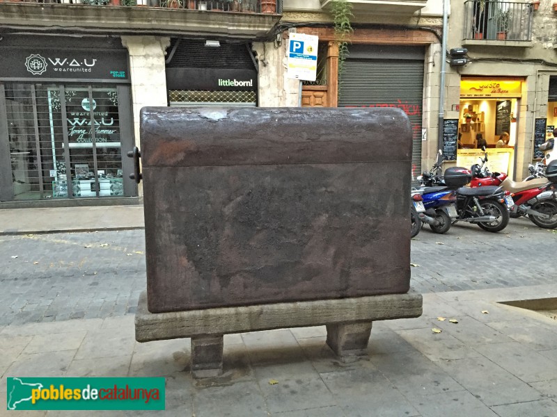 Barcelona - Escultura <i>Born</i>