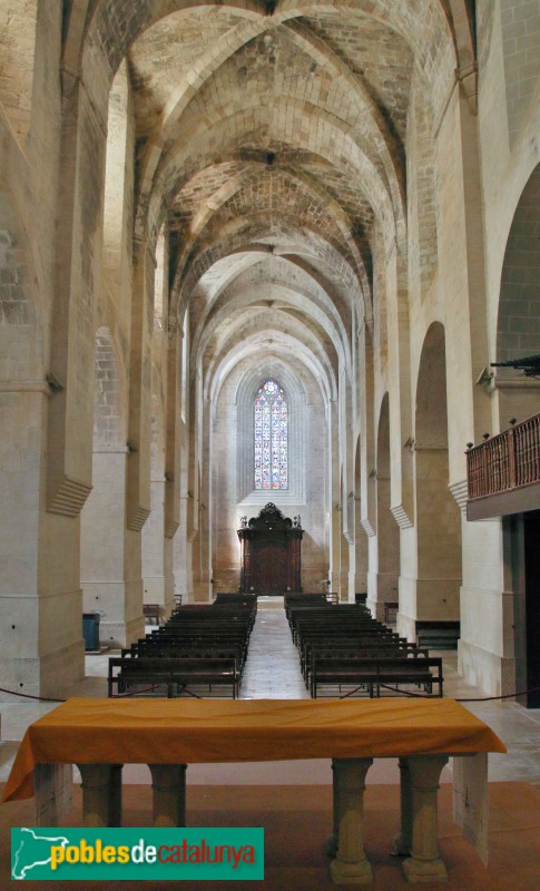 Monestir de Santes Creus - Interior de l'església. Nau central