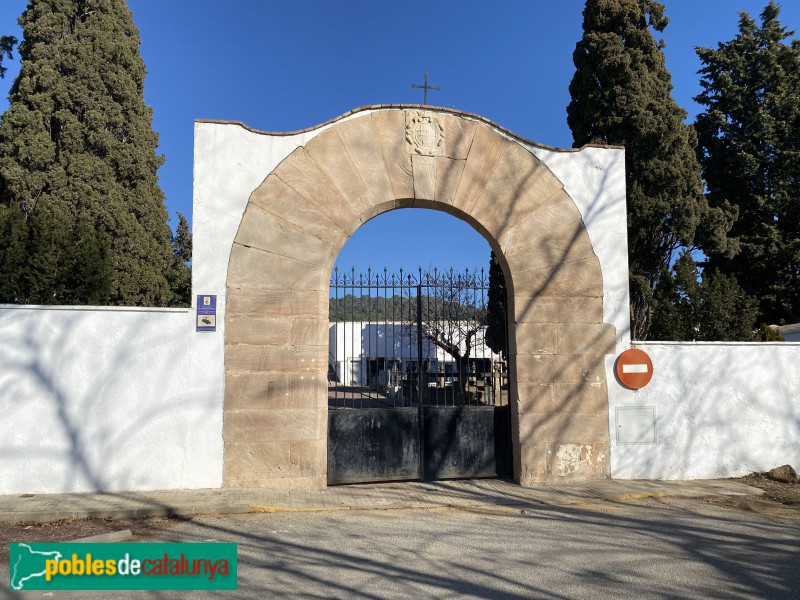 Caldes de Montbui - Portal de Vic (porta del cementiri)