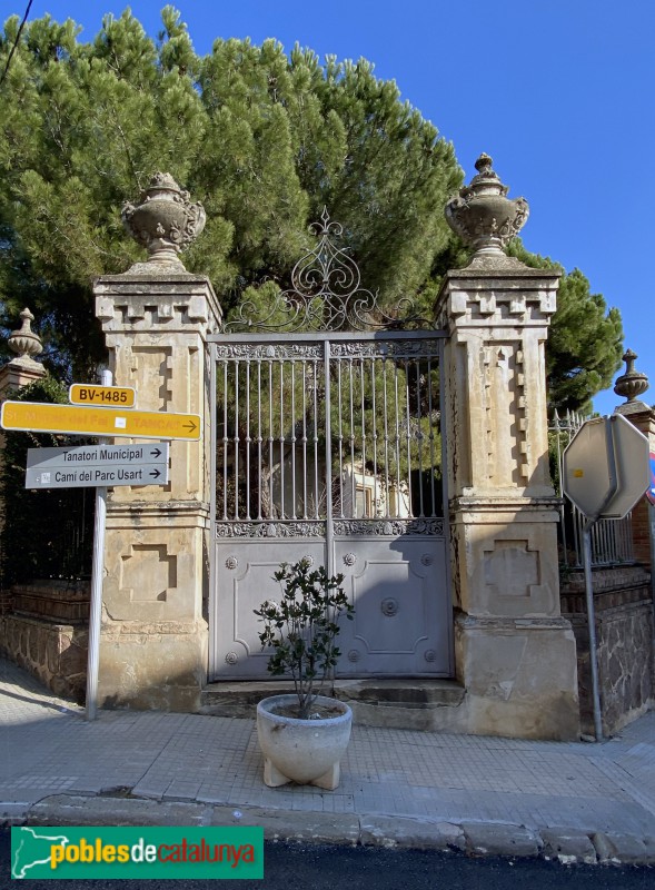 Sant Feliu de Codines - Can Torrents. Porta de la tanca exterior