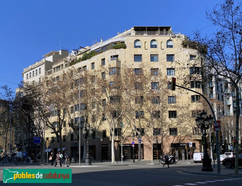 Barcelona - Casa Jacint Esteva (Passeig de Gràcia, 104-108)