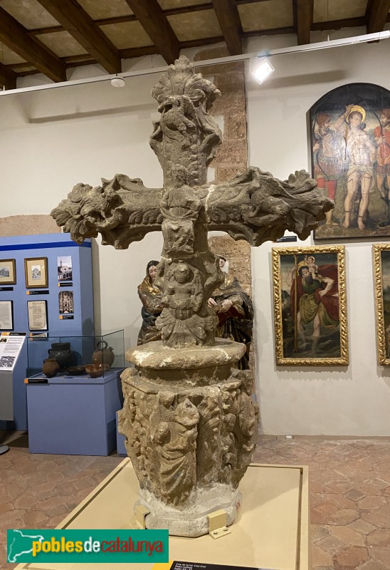 Terrassa - Museu de Terrassa. Creu Gran (Foto: Albert Esteves, 2022) Terrassa - Museu de Terrassa. Creu Gran