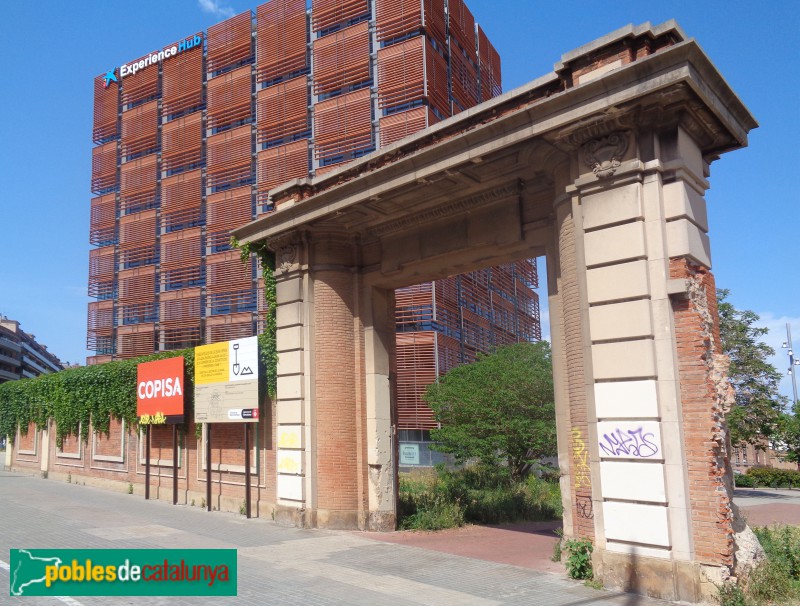 Barcelona - Fàbrica de Can Batlló. Porta principal