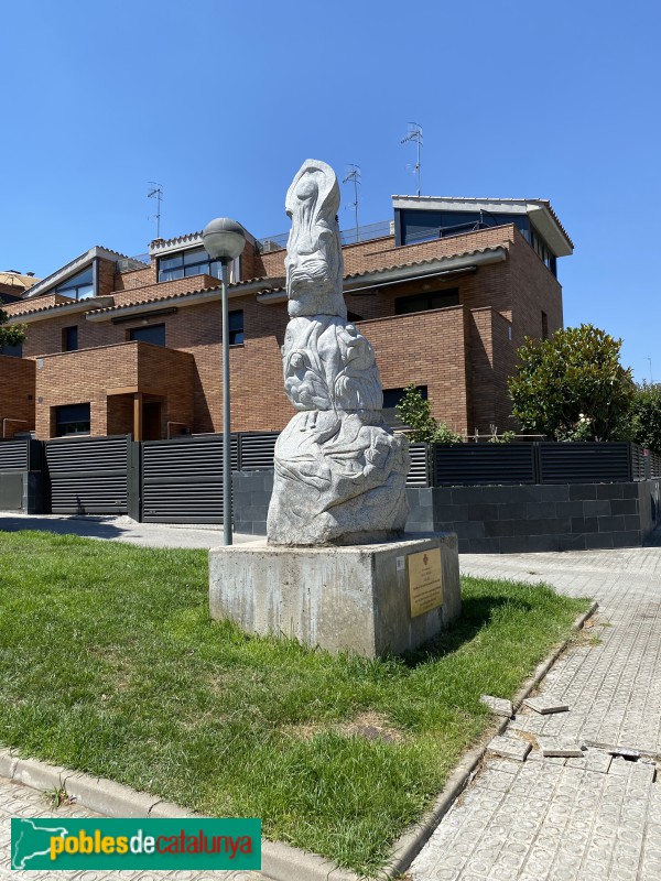 Sant Celoni - Monument a la Creu Roja