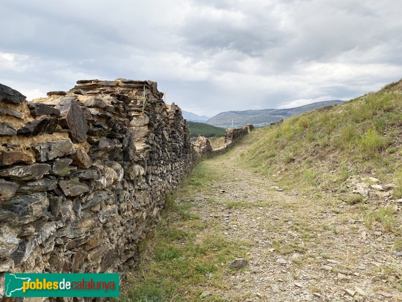 Llívia - Muralles del castell