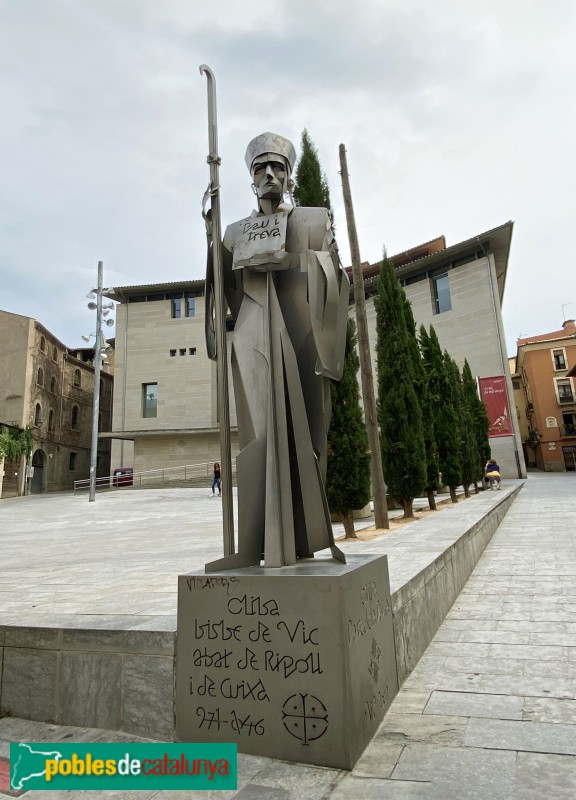 Vic - Monument al Bisbe Oliba