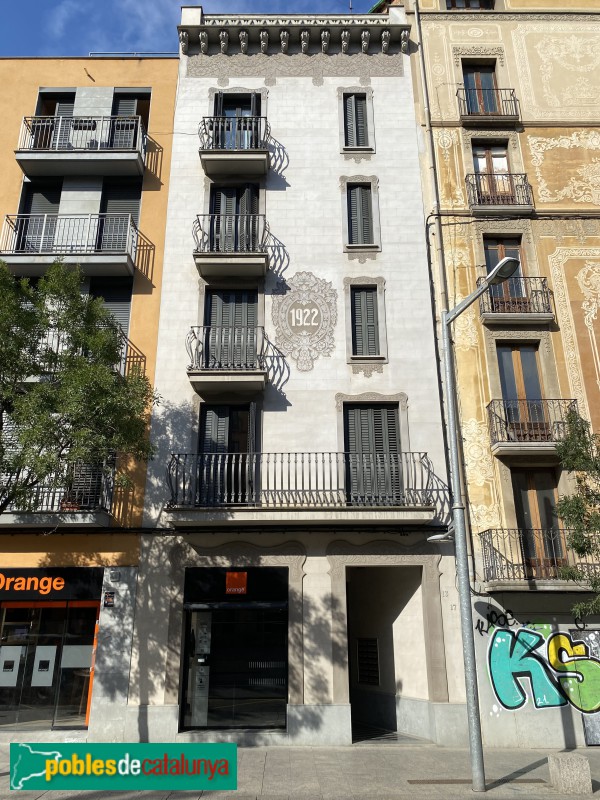 Vic - Edifici de la Rambla del Passeig, 17