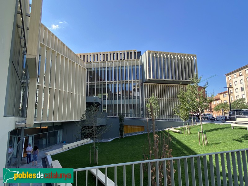 Vic - Biblioteca Pilarín Bayès