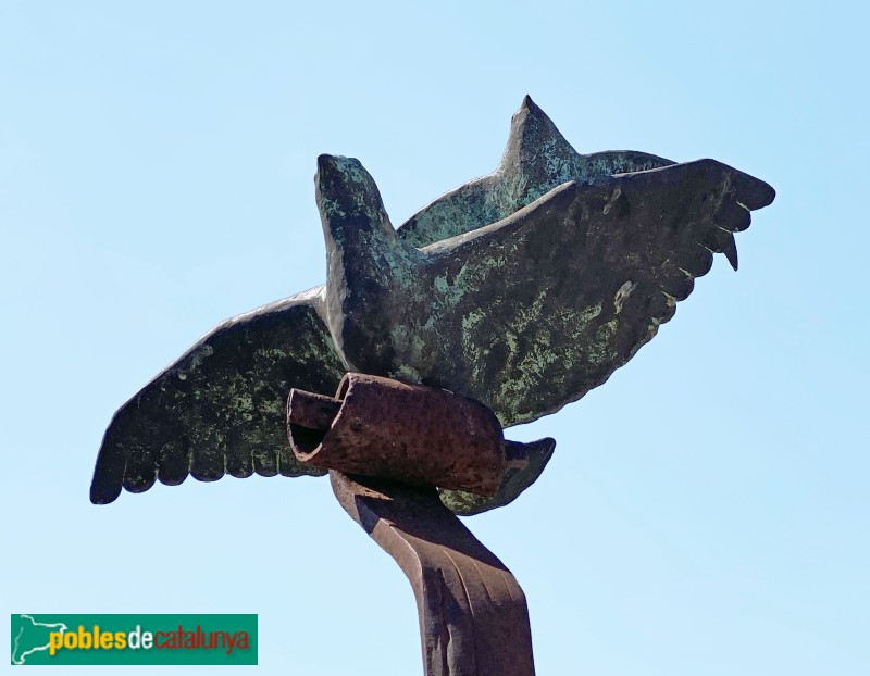 Vic - Monument en memòria de Pau Casals