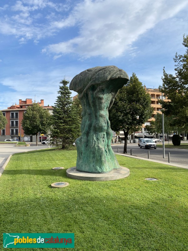 Vic - Escultura <i>Gegant del nou mil·leni</i>