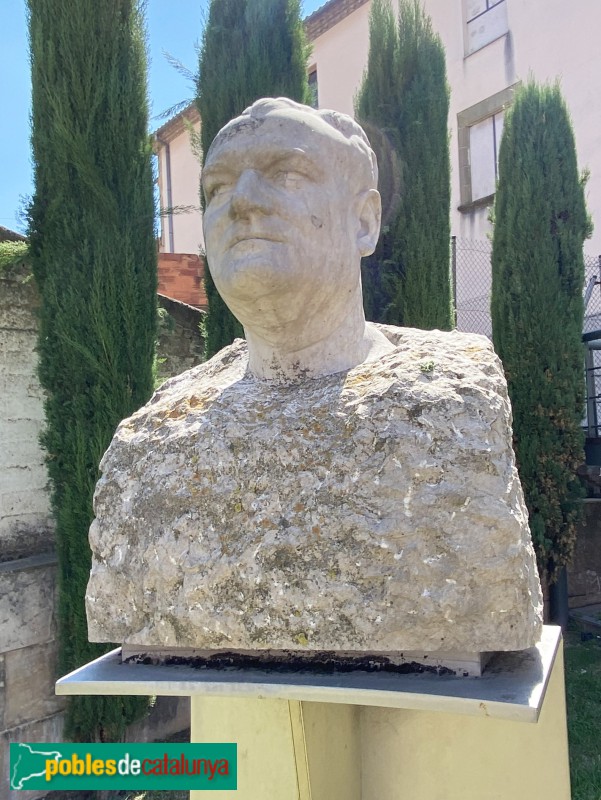 Vic - Monument a Andreu Colomer