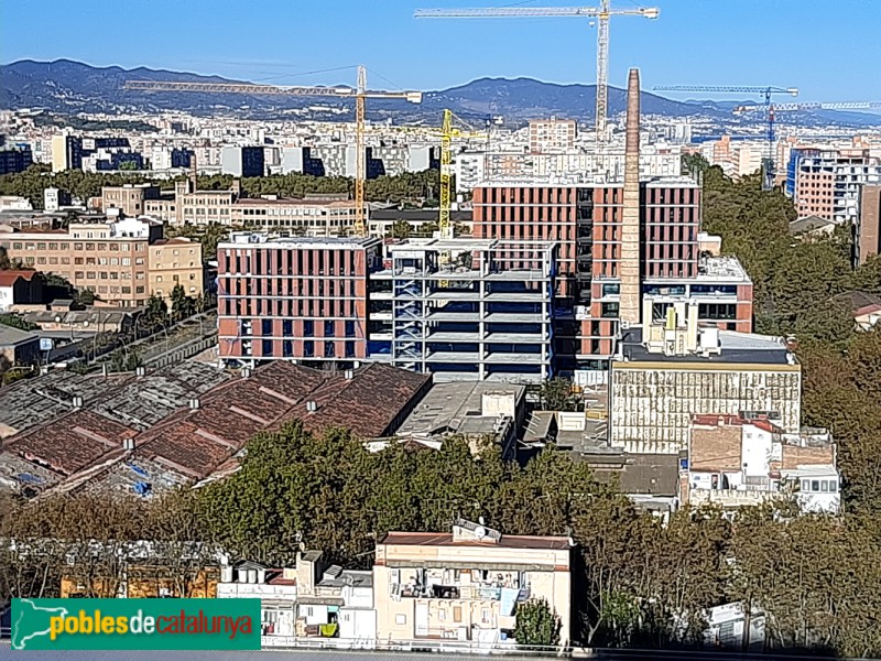 Barcelona - Xemeneia del carrer Treball