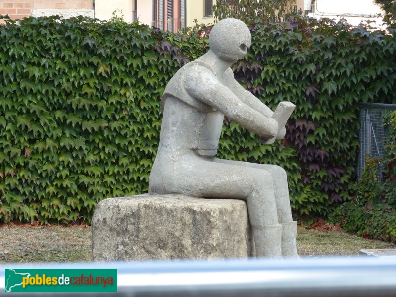 Vic - Escultura <i>La Lectura</i>