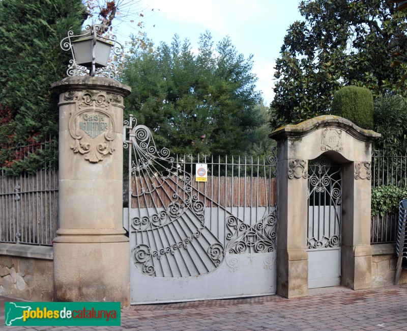 Cardedeu - Casa Viader. Porta del jardí