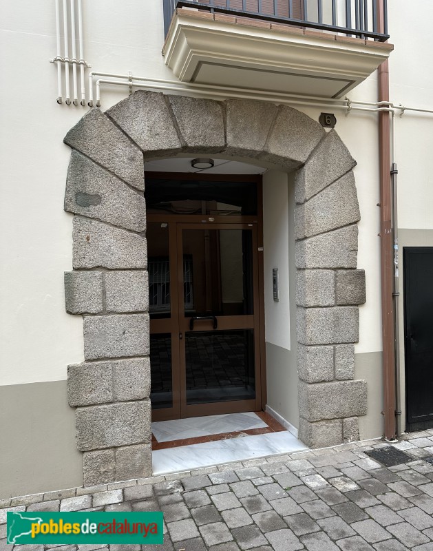 Cardedeu - Porta del carrer Hospital