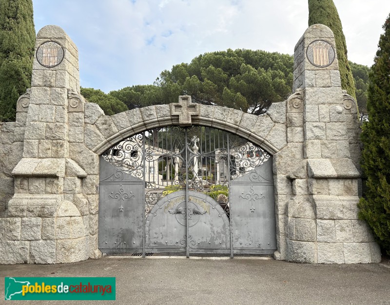 Cardedeu - Cementiri Municipal. Porta d'entrada