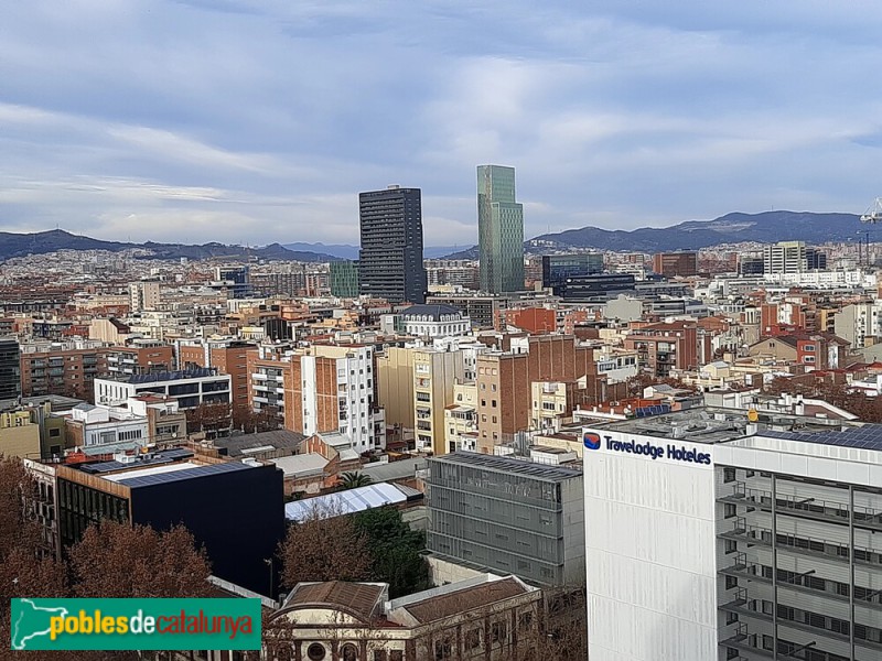 Barcelona - Torre Diagonal i Hotel Me (Foto: Sergi Suárez, 2022) Barcelona - Torre Diagonal i Hotel Me
