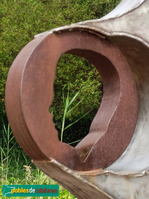 Sant Boi de Llobregat - Escultura en homenatge al doctor Morales