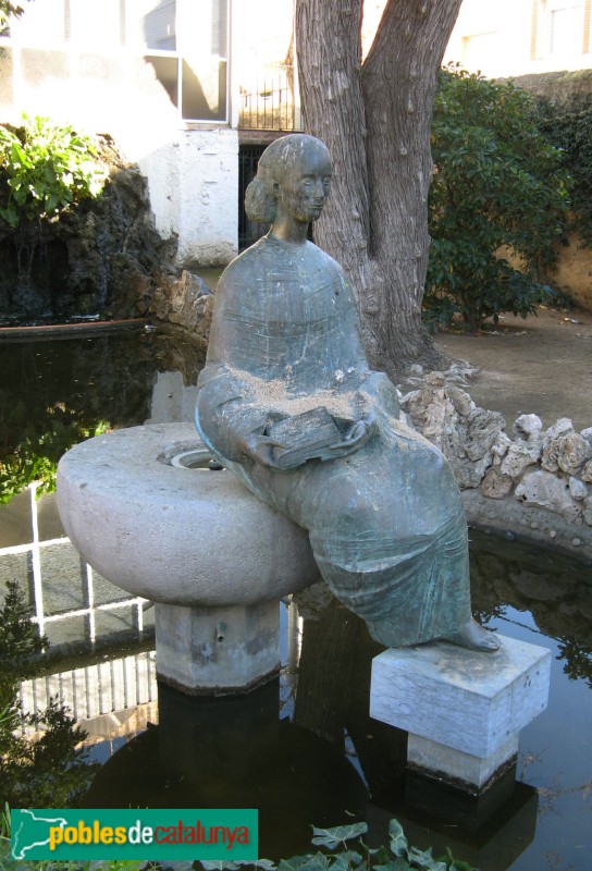 Malgrat de Mar - Monument a Zenòbia Camprubí