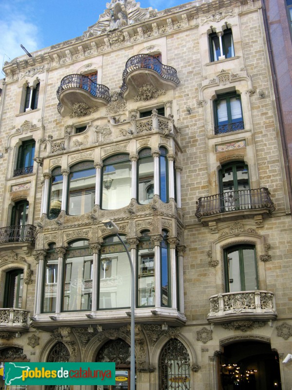 Barcelona - Diputació, 246 (Foto: Albert Esteves, 2008) Barcelona - Diputació, 246