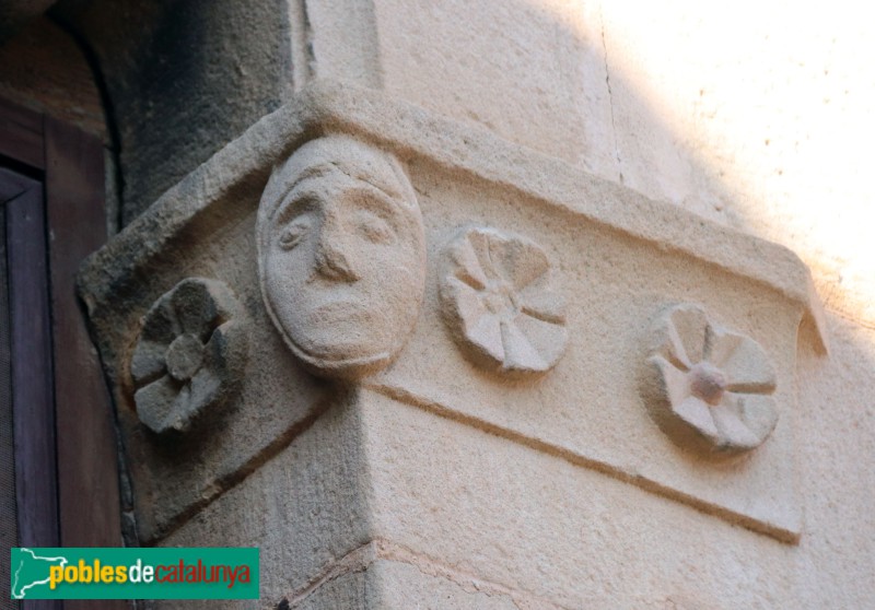 L'Ametlla del Vallès - Can Fàbregas de la Plaça. Detall de la finestra