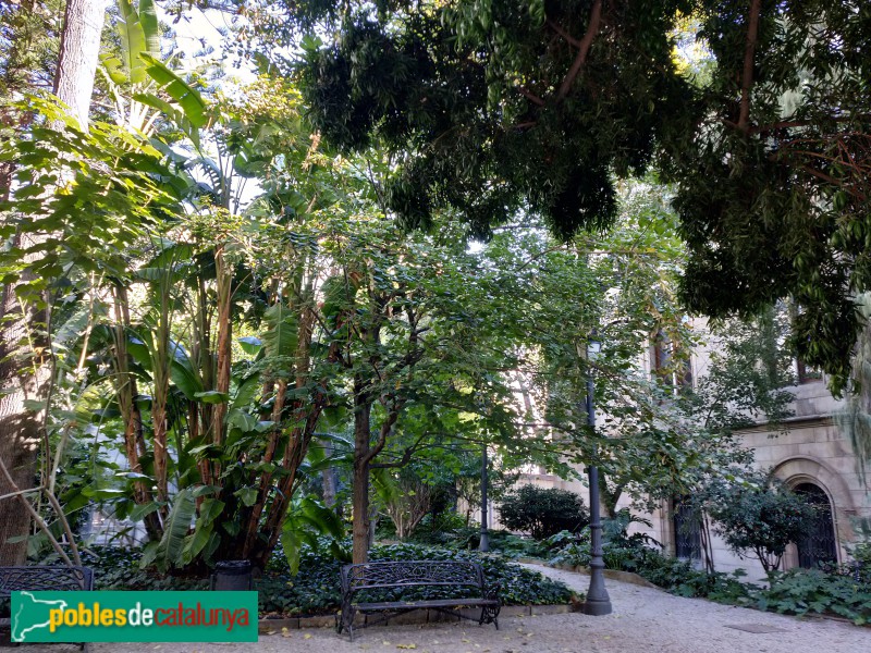 Barcelona - Universitat de Barcelona. Jardins