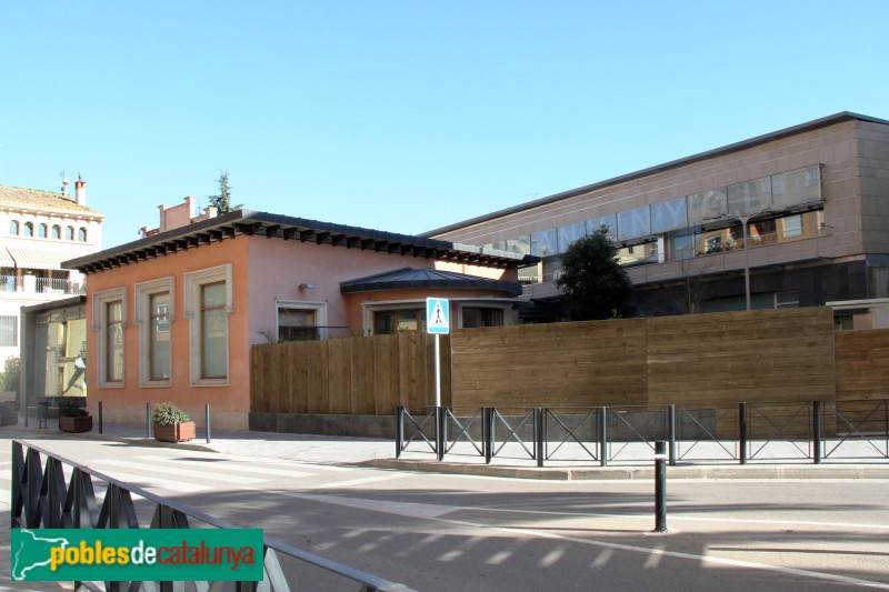Santa Coloma de Farners - Biblioteca Joan Vinyoli (Foto: Albert Esteves, 2011) Santa Coloma de Farners - Biblioteca Joan Vinyoli