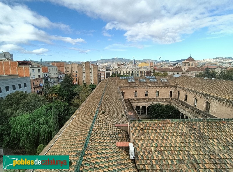 Barcelona - Universitat. Panoràmica des de la torre del rellotge. Claustre